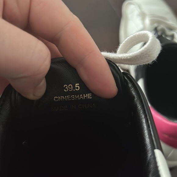 Burberry white sneaker with pink and black - Picture 6 of 9